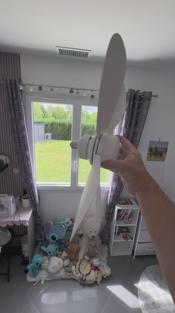 Réglage du ventilateur de plafond à la télécommande